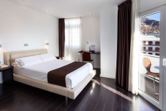 358-room-4-hotel-barcelo-santa-cruz-contemporaneo_tcm19-41759_w1600_h870_n